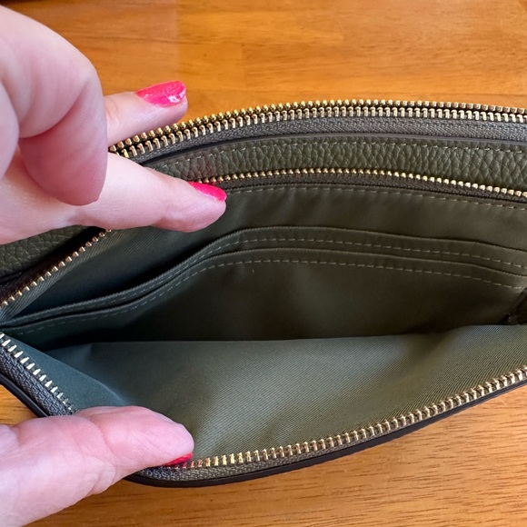 Coach wristlet - Picture 3 of 4